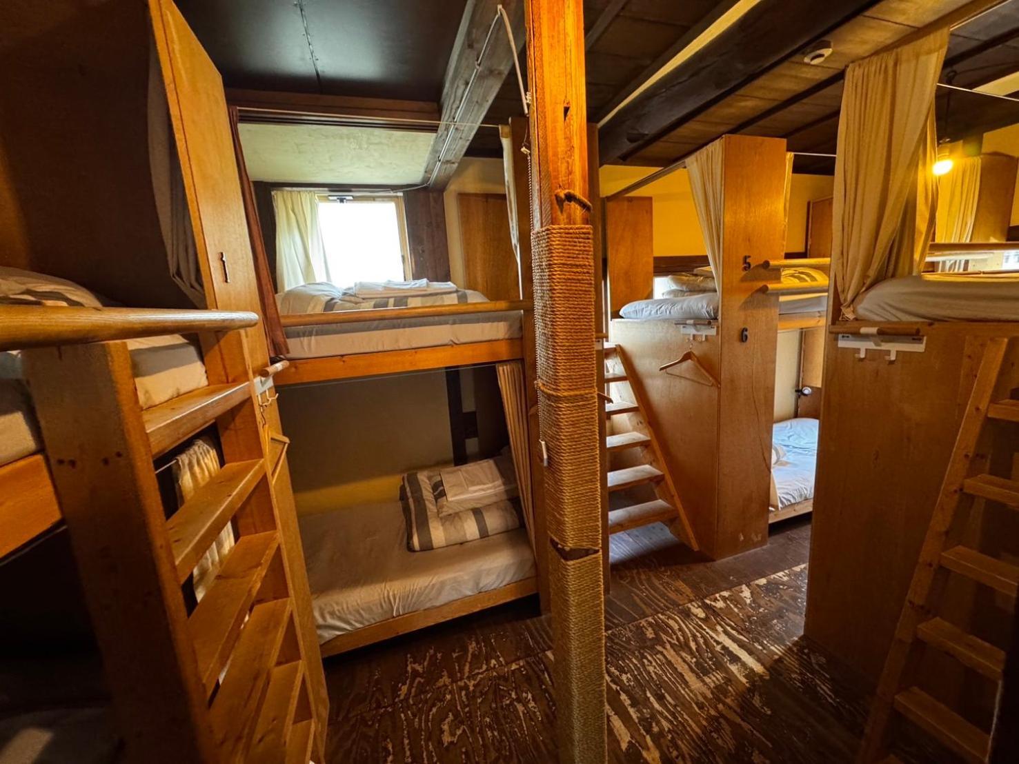 Roku Hostel Hiroshima Exterior photo